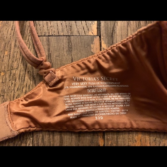 Victoria Secret Push-up Bra - Picture 4 of 4